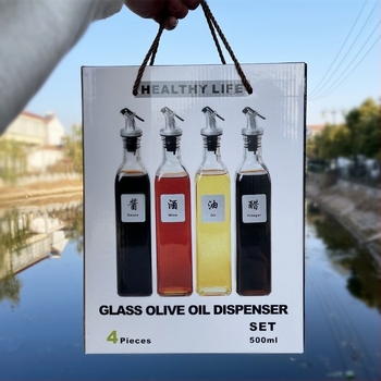 Σετ γυάλινα μπουκάλια λαδιού και καρυκεύματα για την κουζίνα, μπουκάλια σε ιαπωνικού στυλ για σόγια και ξύδι σε κουτί δώρου