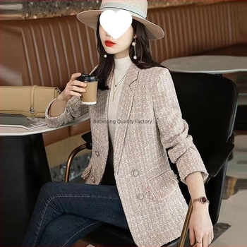 Ροζ γυναικείο σακάκι από tweed με καρό, casual blazer για μικρόσωμες φιγούρες, Άνοιξη 2026