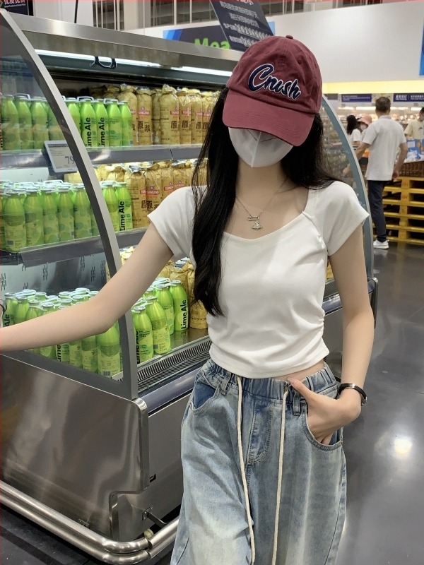 Γυναικείο εφαρμοστό κοντομάνικο T-shirt, 2025 νέο μοντέλο, κομψό και κολακευτικό, καλοκαιρινό casual cropped top