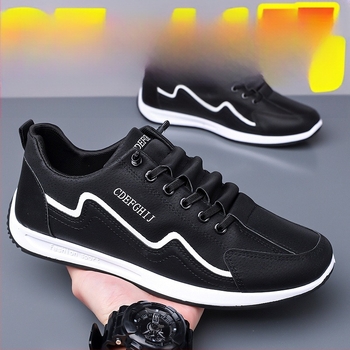 Ανδρικά sneakers με δερμάτινο επάνω μέρος και υφασμάτινη επένδυση, χαμηλό προφίλ, στρογγυλή μύτη, καθημερινά και αθλητικά με ρετρό στυλ