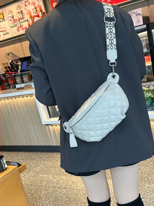 9108-3 Γυναικεία crossbody τσάντα από μαλακό δέρμα, με φαρδύ λουρί, μοντέλο 2025, καρό σχέδιο, καθημερινή τσάντα