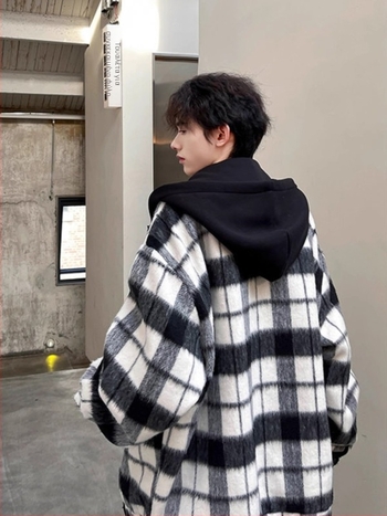 Ανδρικό μαλλινο μπουφάν με καρό μαύρο-λευκό, κουκούλα, κορεατικού στυλ, χειμώνας 2025