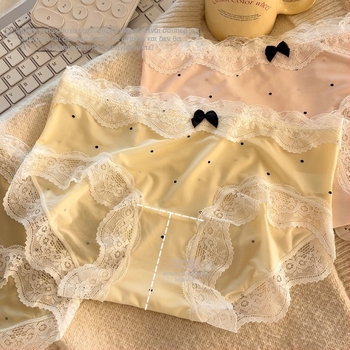 Γυναικείο εσώρουχο από ice silk με αντιβακτηριακή επένδυση, δαντελωτό floral μοτίβ, τριγωνικά briefs