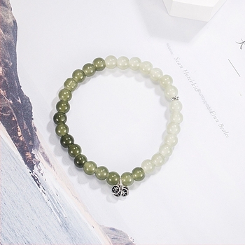 Διαβαθμισμένο βραχιόλι από Hetian jade σε πράσινο-λευκό, γυναικείος ρετρό σχεδιασμός, Φθινοπωρινός-Χειμερινός 2022.