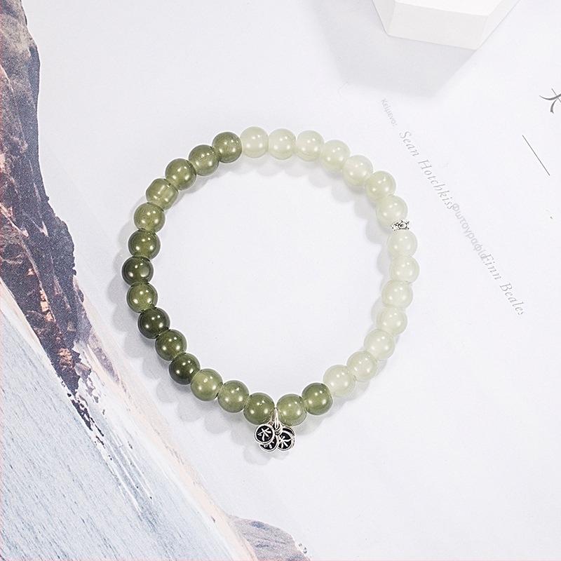 Διαβαθμισμένο βραχιόλι από Hetian jade σε πράσινο-λευκό, γυναικείος ρετρό σχεδιασμός, Φθινοπωρινός-Χειμερινός 2022.