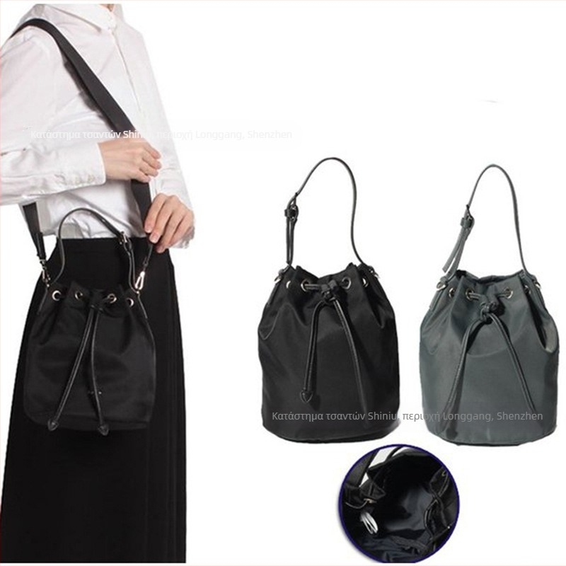 Γυναικεία τσάντα από νάιλον, bucket bag μεσαίου μεγέθους, street style, crossbody με κούμπωμα