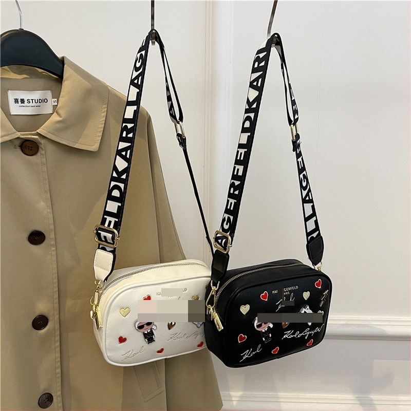 PU μικρή τετράγωνη τσάντα crossbody με κεντημένα γράμματα, μοτίβο καρτούν, φαρδύς ιμάντας, φερμουάρ, καθημερινή χρήση