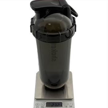 700 ml Αναδευτήρας μπουκάλι με κλίμακα, φορητό αθλητικό μπουκάλι νερού με στεγανοποίηση, για πρωτεϊνική σκόνη και milkshake