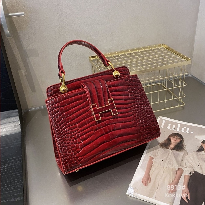 Ελαφριά πολυτελής γυναικεία τσάντα crossbody με μοτίβο κροκόδειλου, μικρή και ευέλικτη για καθημερινή χρήση