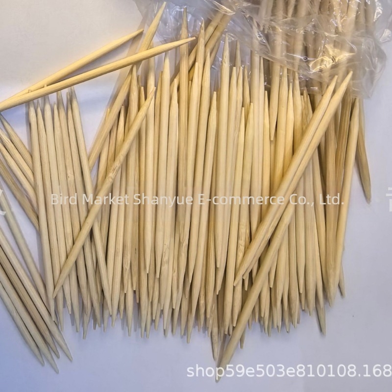 Παχύτερα καλαμάκια μπαμπού, 4.0 mm × 12 cm, με μυτερά άκρα και κεκλιμένες άκρες.