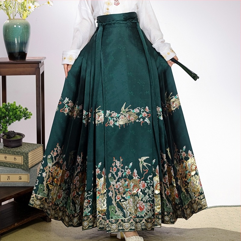 Κόκκινο σετ Hanfu για αρραβώνα με φλοράλ χρυσή κεντητή διακόσμηση, νέο κινεζικό στυλ, σατέν ύφασμα