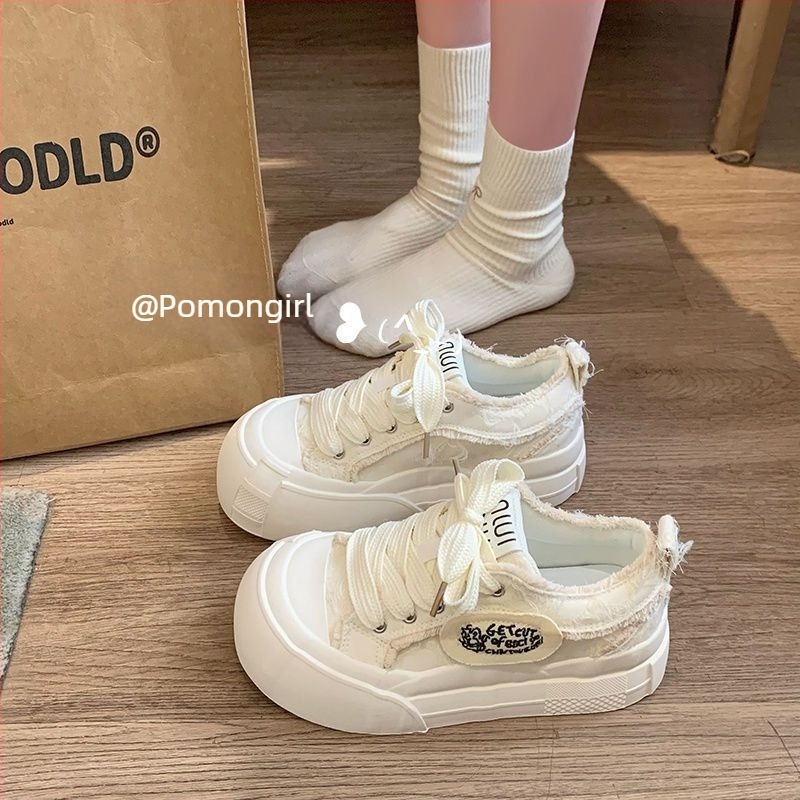 Γυναικεία καμβά sneakers μαύρο-λευκό, άνοιξη και φθινόπωρο, τάση 2025, ευέλικτα καθημερινά αθλητικά παπούτσια