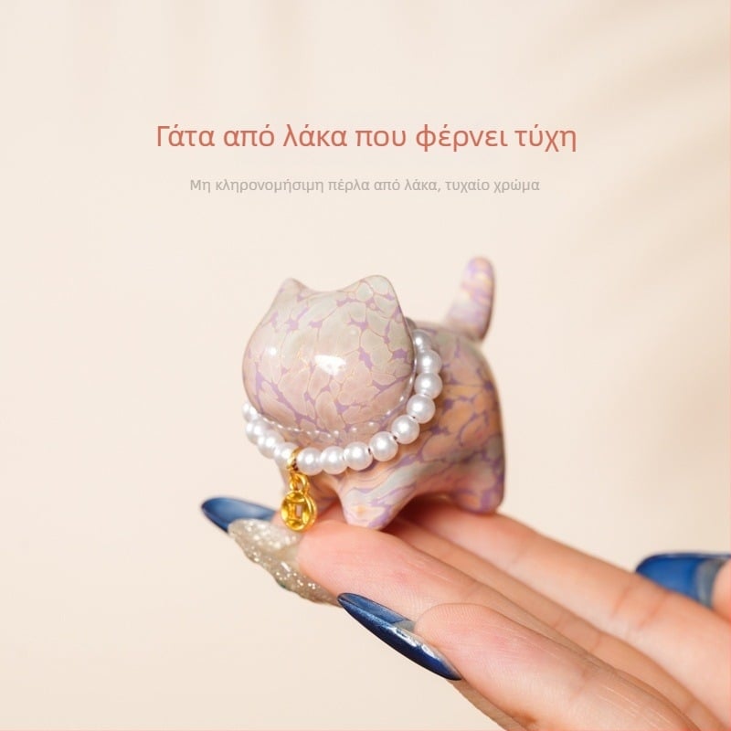 Πολύχρωμη λακαρισμένη γάτα της τύχης — ξύλινο διακοσμητικό επιτραπέζιο και κρεμαστό για τσάντα, γλυκό δώρο