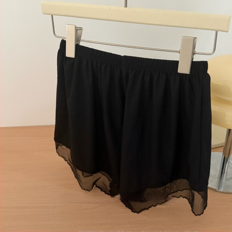 Γυναικείαι σορτς ασφαλείας από ice silk, ελαφριά καλοκαιρινή εφαρμογή, κατάλληλα για εξωτερική χρήση, με δαντελένιο τελείωμα, slip shorts