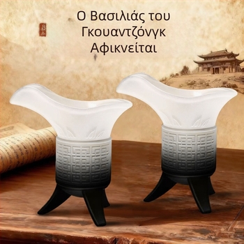 Σετ αρχαϊκών αυτοκρατορικών ποτηριών, ποτήρια λευκού κρασιού, διανομέας και μικρά φιαλίδια