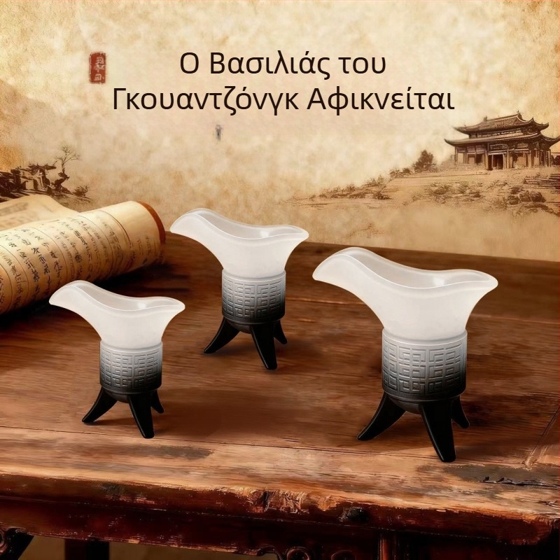 Σετ αρχαϊκών αυτοκρατορικών ποτηριών, ποτήρια λευκού κρασιού, διανομέας και μικρά φιαλίδια