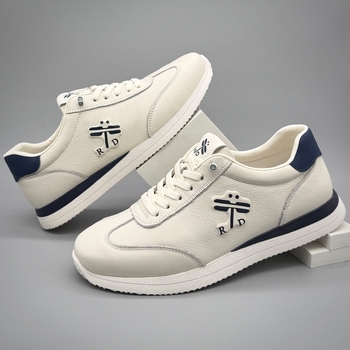 Ανδρικά λευκά δερμάτινα sneakers με μαλακή σόλα, χαμηλό ύψος, κλείσιμο με ελαστικό λουράκι