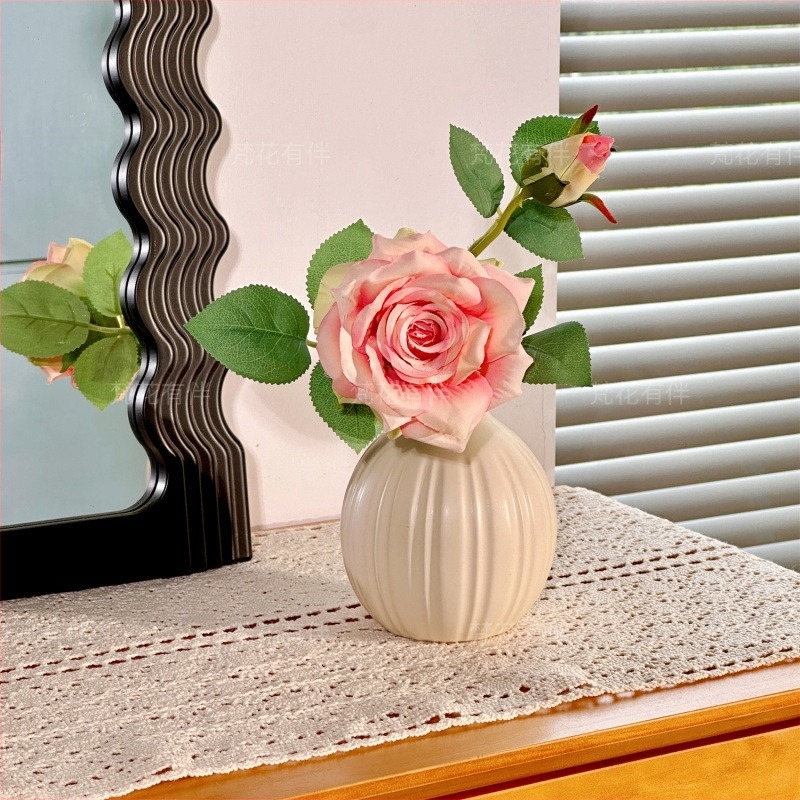 Lover Rose τεχνητά τριαντάφυλλα — σετ διακόσμησης για τη γιορτή του Αγίου Βαλεντίνου, σε στυλ ελαφριάς πολυτέλειας, διακόσμηση γραφείου ή κομοδίνου