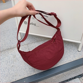 Νάιλον τσάντα crossbody σε στυλ dumpling, κορεατικό στυλ, μονόχρωμη, μεγάλη χωρητικότητα, καθημερινή χρήση