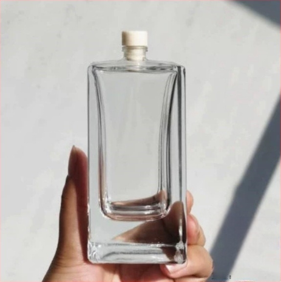 100 ml Διαφανής γυάλινη φιάλη επίπεδης τετράγωνης μορφής με μικρό στόμιο για οινοπνευματώδη, αρωματοθεραπεία, επαναγέμισμα αρωμάτων, καφέ και ποτά, κενή διακοσμητική φιάλη