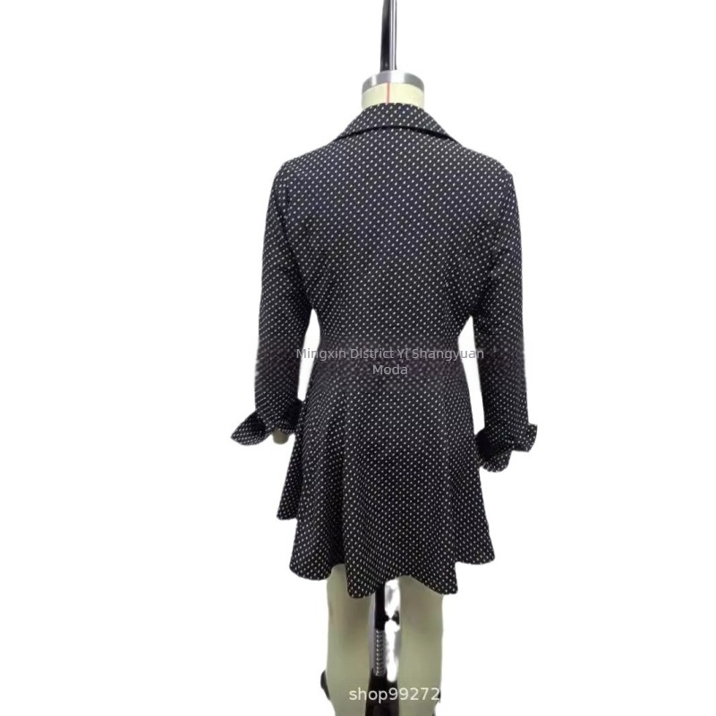 Prekogranična Europa i Sjedinjene Države 2020. u jesen i zimu Amazon AliExpress točkasta plisirana crna majica dugih rukava s dubokim V-uzorkom