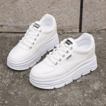 Ljeto i jesen 2024. Novo debelo dno s unutarnjom visinom, povećanje studentske Milk Cat Leisure Joker prekogranične vanjske trgovine plus size tenisice