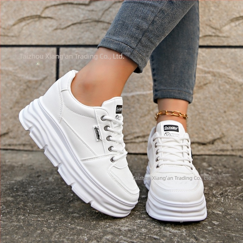 Ljeto i jesen 2024. Novo debelo dno s unutarnjom visinom, povećanje studentske Milk Cat Leisure Joker prekogranične vanjske trgovine plus size tenisice