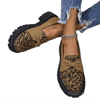 Jesen 2025. Nove britanske slip-on niske mokasine za žene, velike veličine, debeli potplat, s leopard printom, male kožne cipele za žene