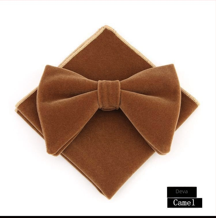 Leptir-mašna od kravljeg roga, zlatna baršunasta tkanina, teksture leptir-mašne, elegantna moda, vjenčanje, mladoženja, široki oblik mašne od kravljeg roga