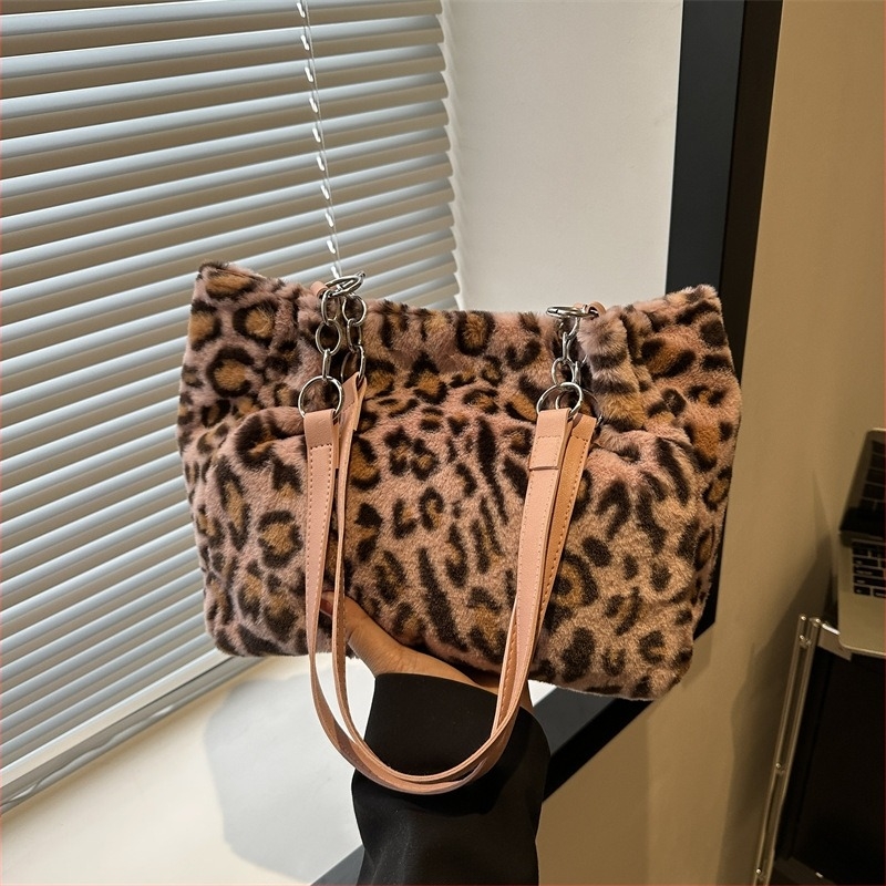 Ženska torba s leopard printom, pahuljasta torba s metalnim lancem velikog kapaciteta, visoke teksture, pahuljasta torba, torba preko ramena