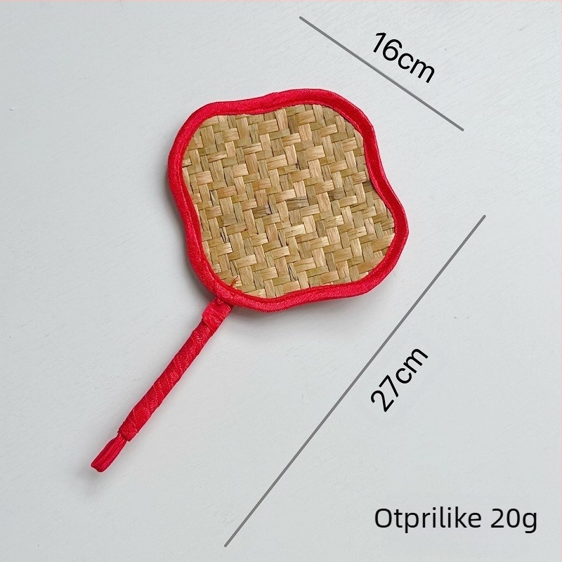 Ins Mini Love Cattail Fan Internet Celebrity Ljetni Cattail Fan Okrugli latice breskve Srcoliki ventilator Ručni ljuljajući ventilator Dječji ventilator od banane