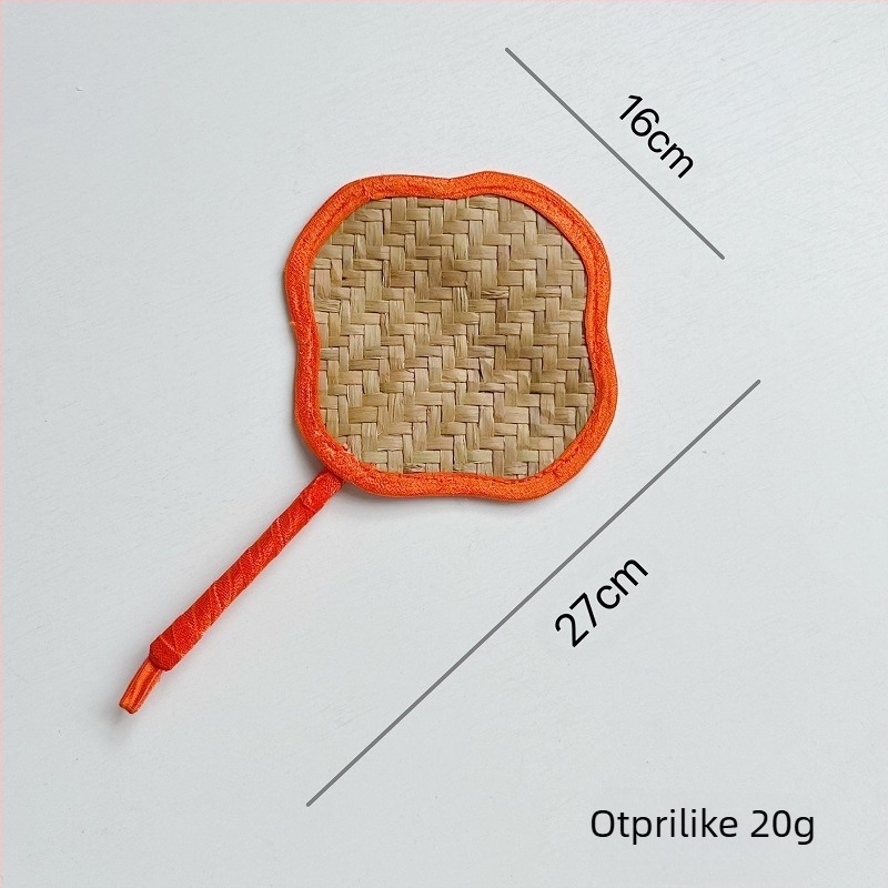 Ins Mini Love Cattail Fan Internet Celebrity Ljetni Cattail Fan Okrugli latice breskve Srcoliki ventilator Ručni ljuljajući ventilator Dječji ventilator od banane