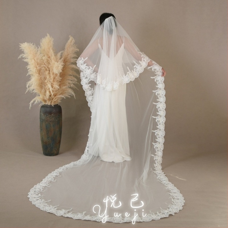Yueji vanjska trgovina izuzetna čipkasta vjenčanica veo katedrala dugi vučni izvezeni bijeli veo YJV105