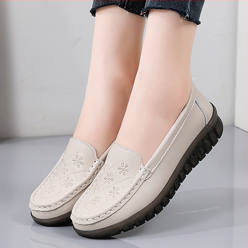Proljetne cipele od kravlje kože za majke srednje i starije dobi, mokasine bez rukava, potplati s tetivama, mekani potplati, udobne cipele s grahom velike veličine