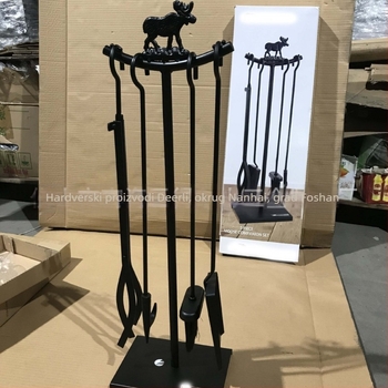 Kamin, lopata, kuka, metla, kliješta, nosač