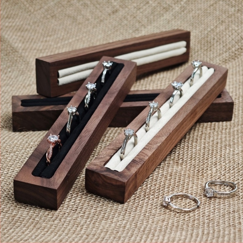 Dugi ukrasni rekviziti za barski pult, prstenje, naušnice, pladanj za pohranu nakita, stalak za nakit, izložbeni nakit od oraha