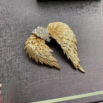 Srednjeantički vintage broš s krilima Elegantna i velikodušna krila Pozlaćena broš Vintage trodimenzionalni broš za kaput
