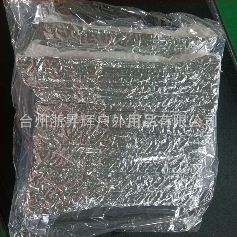 RV krovni prozor sjenilo - aluminijska folija; ugradnja: Card-in; težina 200 g; pogodno za krov; ispis logotipa dostupan