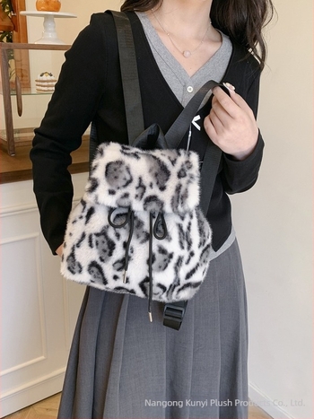 Qing nuo ranac od pliša s leopard uzorkom, gradski stil, zatvaranje šnuralima, podstava od sintetičke kože, džep za mobitel, mekana 3D silueta, jesen 2024