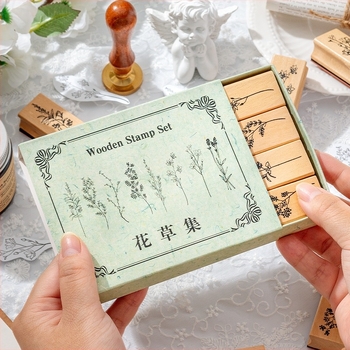 Set drvenih pečata u drvenoj kutiji za cvijeće i biljke – moderni minimalistički stil, djelomično ručna i djelomično mehanička izrada