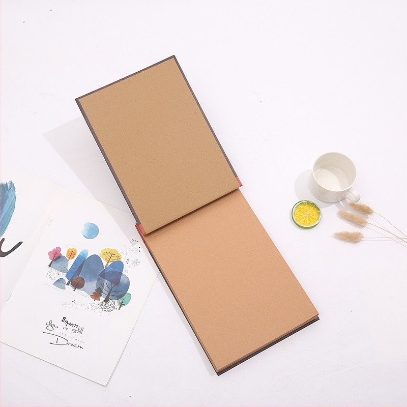 Foto-album s odvojivim listovima, korica od kraft papira, vezivanje šnuralom, 40 stranica, mogućnost prilagodbe i tiskanja logotipa