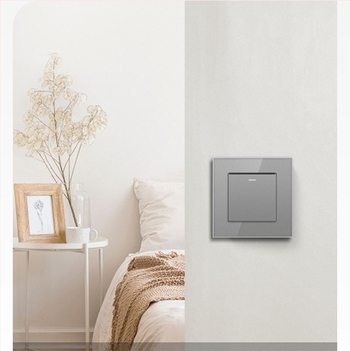 Zidni prekidač s panelom od kaljenog stakla, ugrađeni rocker prekidač, europski standard 86-type; 110-250V AC, 16A, razmak montažnih otvora 60x60 mm, kontakti od tin-fosfor bronze, radni vijek 100k ciklusa