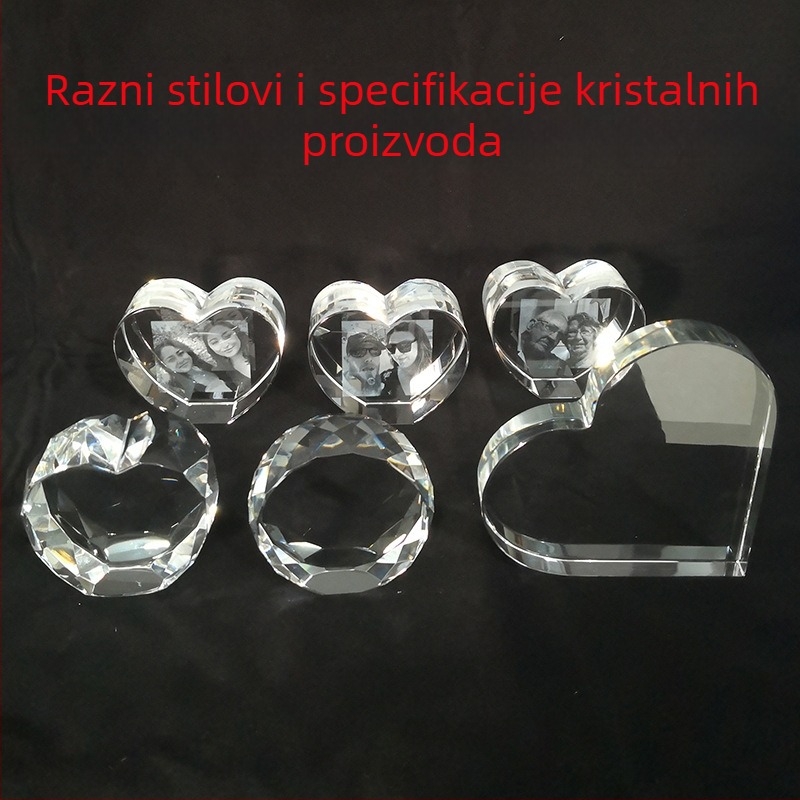 Personalizirani kristalni ukras s oblicima srca, kruga i pravokutnika; bijeli kristal; brušenje; poliranje; prilagodba obrade; darovna kutija