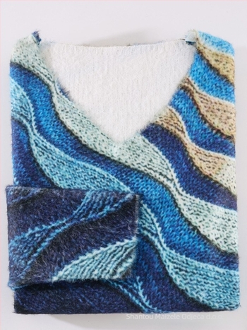 Ženski pulover s V-dekolteom, jacquard uzorak, uski kroj, poliester