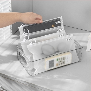 PVC torbica za kozmetiku, kubičnog oblika, višestruka namjena, model 016, moderan minimalistički stil