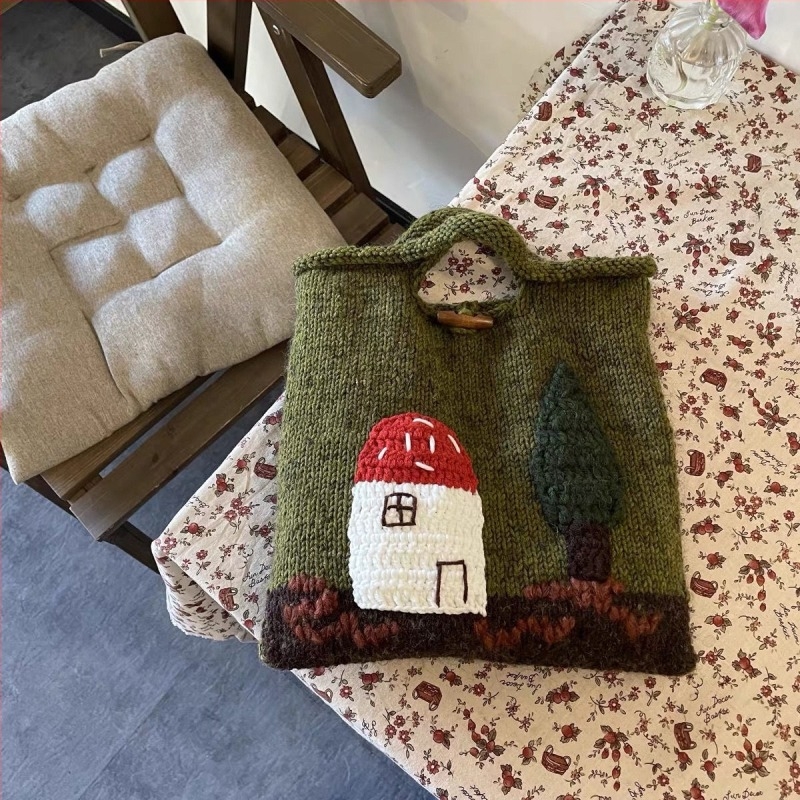 Tote torba, ručno pletena vunena, motiv kuće gljive u šumi, street-trend stil, otvoren vrh
