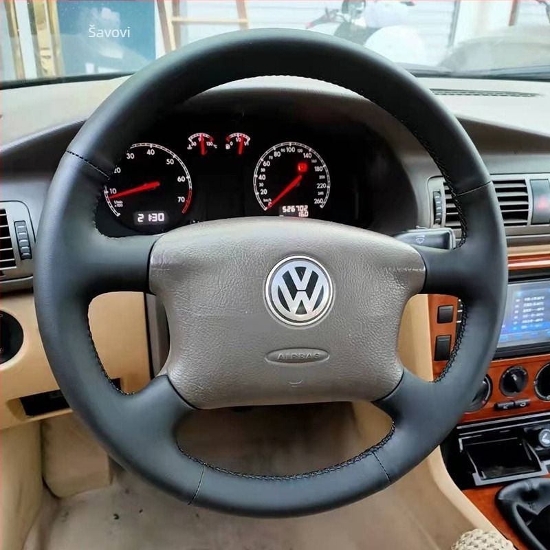 Kožna navlaka za volan za Volkswagen Passat B5 (02-03-05) i Bora, ručno šivana, potpuno pokrivanje