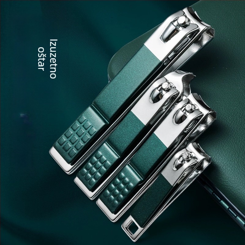 18-dijelni prijenosni set za njegu noktiju – materijali: nehrđajući čelik s elektroplatinom i karbonsko čeljust; dizajn: prijenosni, ravna čeljust, kosim dizajnom; uključuje višenamjerne pincete