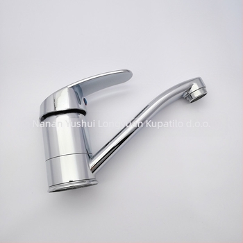 Kupaonski miješivač za umivaonik, cinkova legura, radna temperatura 90°C, nazivni tlak 0,8 MPa, model XGJ-0224