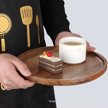 Drveni okrugli pladanj, moderan minimalistički stil, jednobojni uzorak, pogodan za čaj i grickalice.